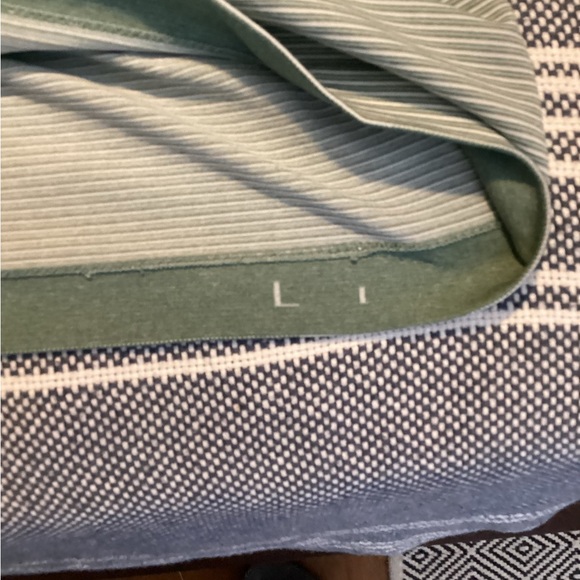 Lululemon men’s Metal Vent Tech In Tidewater strip shirt - Picture 6 of 7